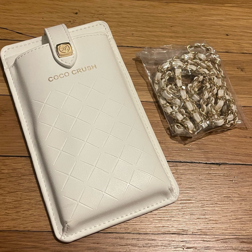 NEW Chanel coco crush white and gold phone holder with strap